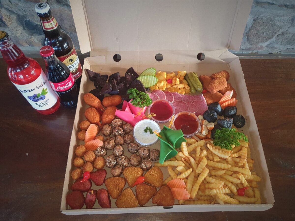 Uzkodu_plate.jpeg